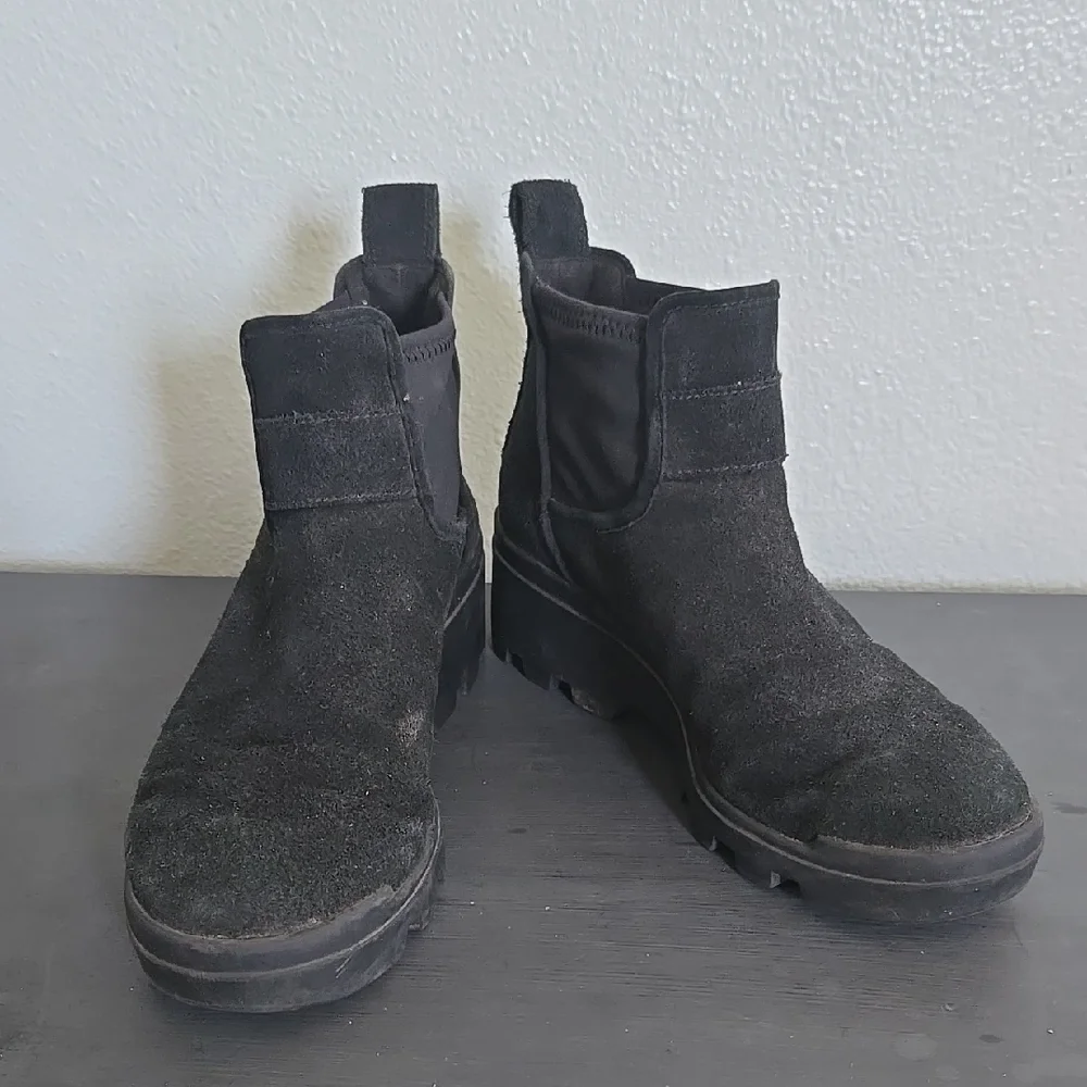 Eileen Fisher l Black Waterproof Suede Splash Chelsea Boot Size 6.5